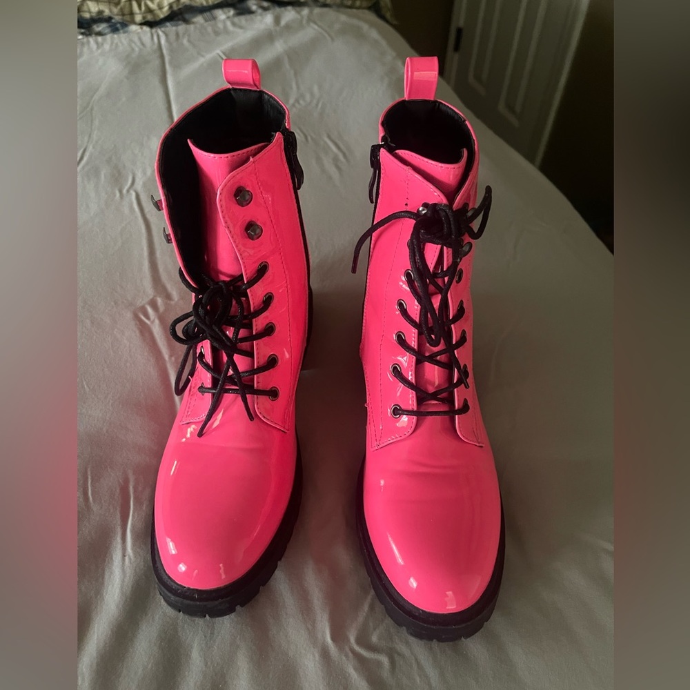 Dayglo pink neon patent combat boots sz 10